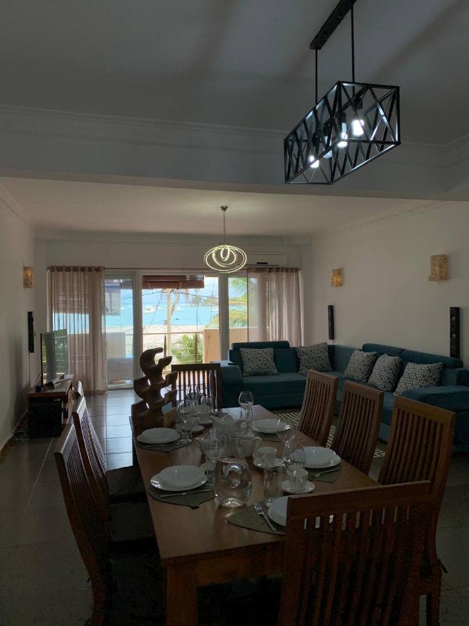 Ocean-View Penthouse With Roof Terrace, Grand Baie, Waterside Complex Apartman The Vale Kültér fotó